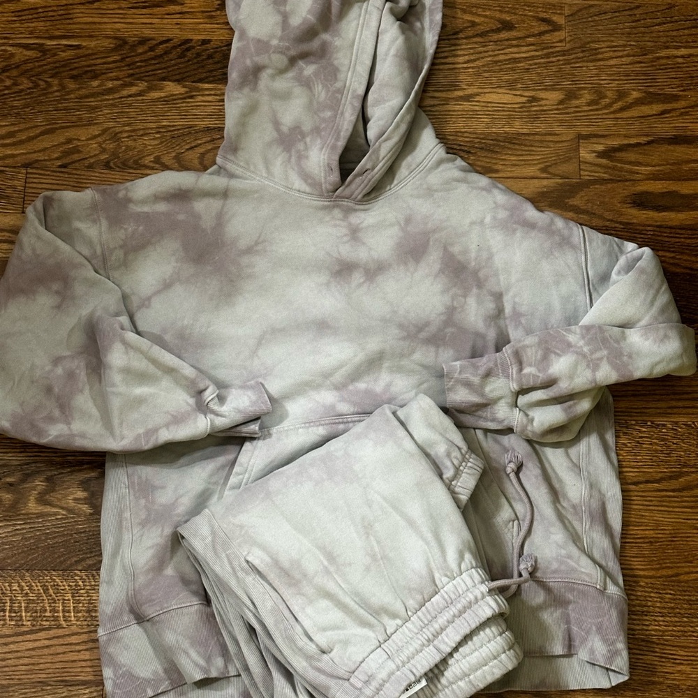 Aritzia Gray Tie-Dye Hoodie & sweats - Picture 7 of 12